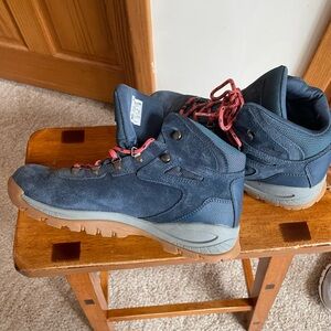 Women's Columbia Hiking Boots